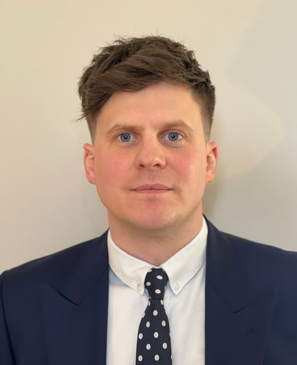Mr Jonathan Barrow, Consultant Orthopaedic Surgeon
